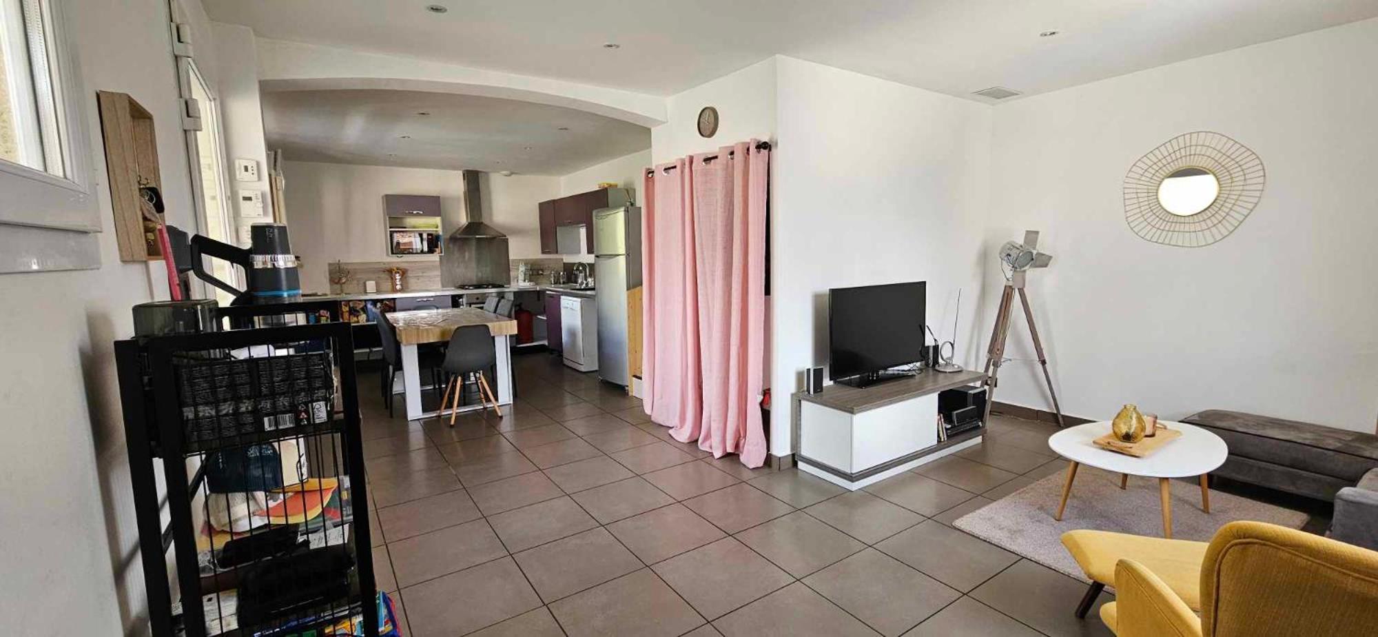 Appartement Dans Notre Maison Domessin Luaran gambar